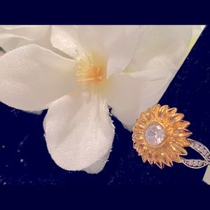 ❤️Stunning 925SS Ring w/gold plating on Sunflower!